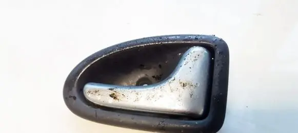 Renault Scenic I Rear door interior handle 8200028995