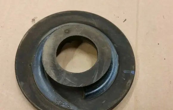 Audi A3 S3 8V Rear coil spring rubber mount 5Q0512149B