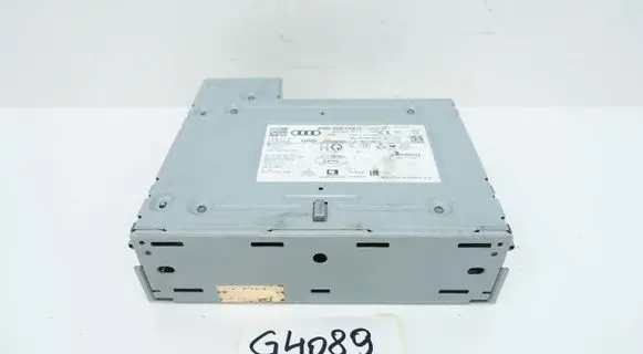 Audi A3 S3 8P Navigation unit CD/DVD player 8W2035043D