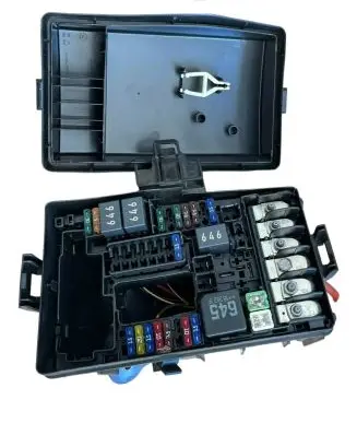 Volkswagen PASSAT B8 Fuse module 5Q0907361B