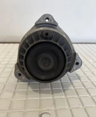 BMW 5 F10 F11 Engine mount bracket 6862351 6777371 131115