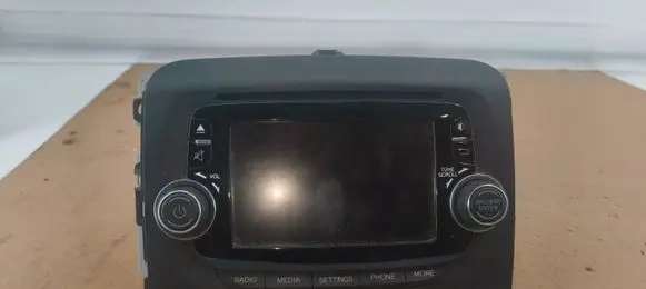 Fiat 500L Radio/CD/DVD/GPS head unit 07355944690