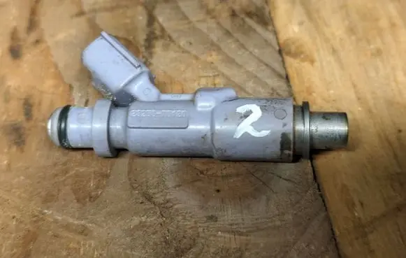 Lexus IS 200-300 Fuel injector 2325070120