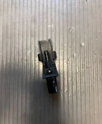 Honda CR-V Windshield washer spray nozzle