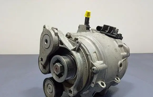 Audi Q7 4L Generator/alternator 4N1903028A