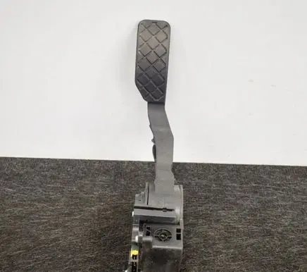 Volkswagen Polo V 6R Accelerator throttle pedal