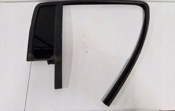 Hummer H3 Rear side window