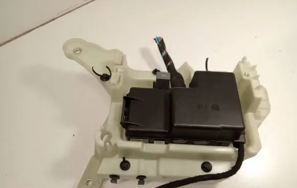 Volvo XC60 Fuse module 31384034 0482253 K067R