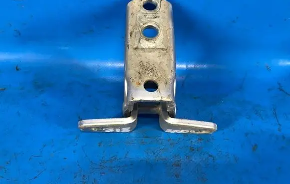 Mitsubishi Outlander Front door hinge set 5702A006