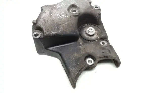 Opel Insignia A Power steering pump mounting bracket 55566020 428702815