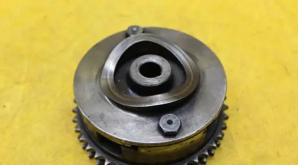 Mercedes-Benz COMPAKT W115 Fuel pump gear (pulley) 619.913