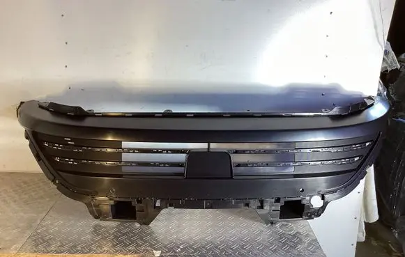 Hyundai Kona I Front bumper lip 86560DDAD0 86561DDAB0
