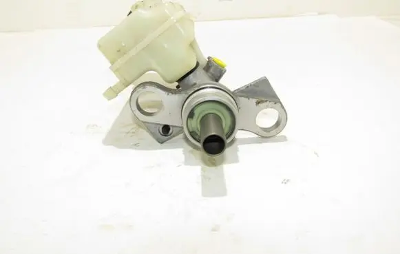 Renault Scenic II - Grand scenic II Master brake cylinder 32067111