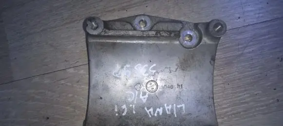 Suzuki Liana Engine mounting bracket