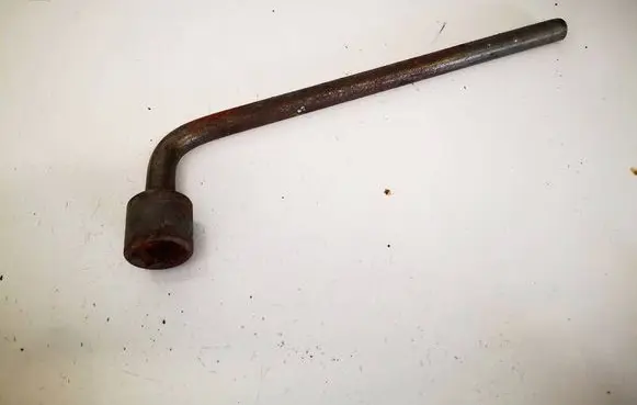 Subaru Outback Wheel nut wrench 