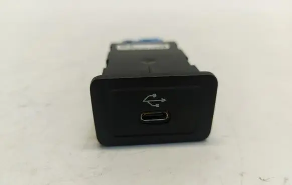 Mercedes-Benz GLA H247 USB socket connector A2478207302