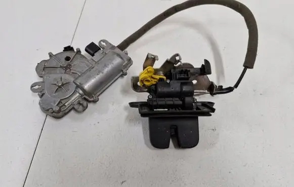 Audi A4 S4 B9 Tailgate/trunk/boot lock/catch/latch