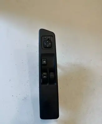 Mitsubishi Pajero Pinin Electric window control switch 4772d11