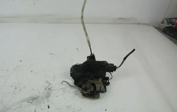 Audi A6 S6 C5 4B Front door lock 