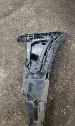 Volvo XC90 Front bumper mounting bracket 30698128