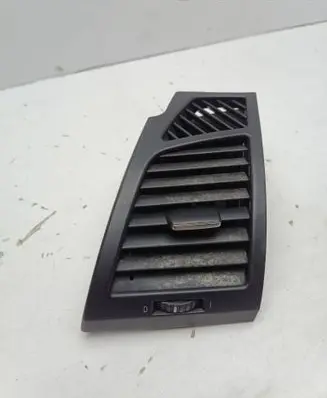 BMW 1 E81 E87 Dashboard side air vent grill/cover trim 7059187 P0101171