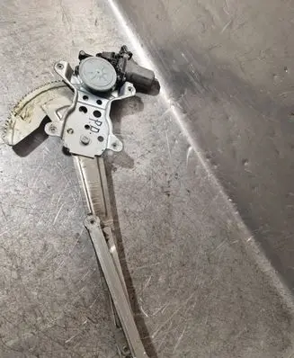 Suzuki SX4 Front door window regulator with motor 8356063J01