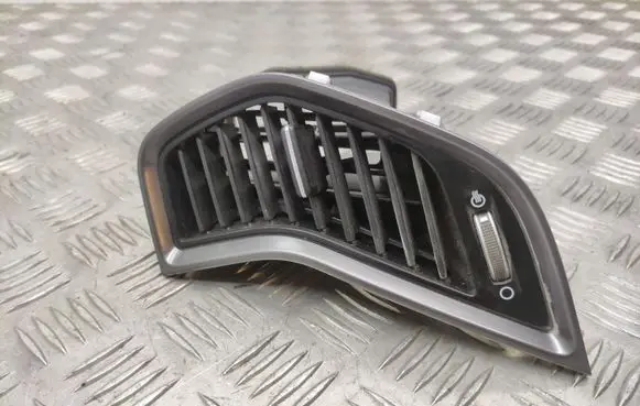 Hyundai Santa Fe Dash center air vent grill 974202W000