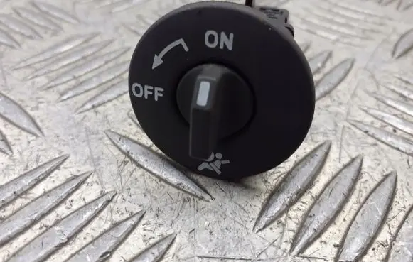 Renault Megane II Passenger airbag on/off switch 8200169580