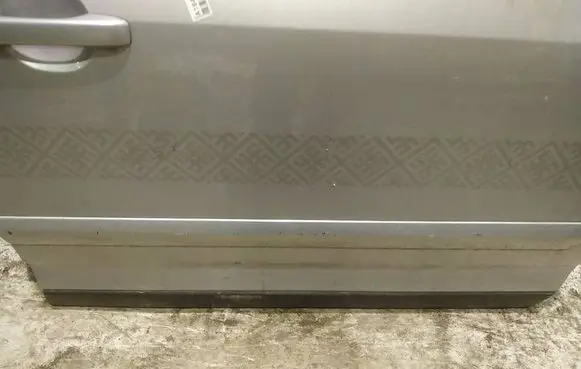 Honda CR-V Front door trim (molding) 