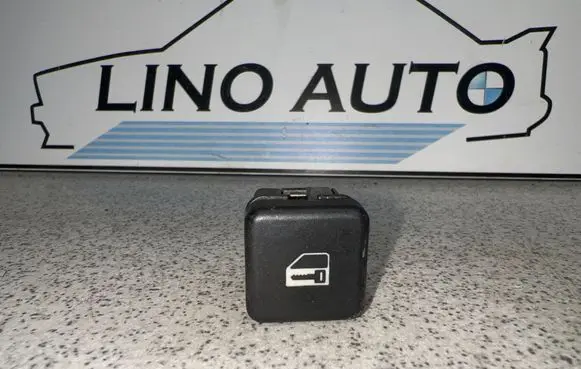 BMW 5 E39 Central locking switch button 8360828