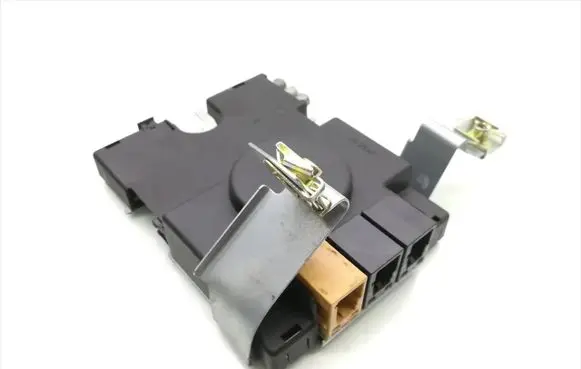 Audi A3 S3 8P Aerial antenna amplifier 8P3035225