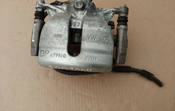 Audi Q3 F3 Front brake caliper 3Q0106H