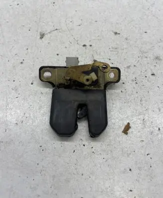 Audi A6 S6 C5 4B Tailgate/trunk/boot lock/catch/latch 4B5827505B 2598