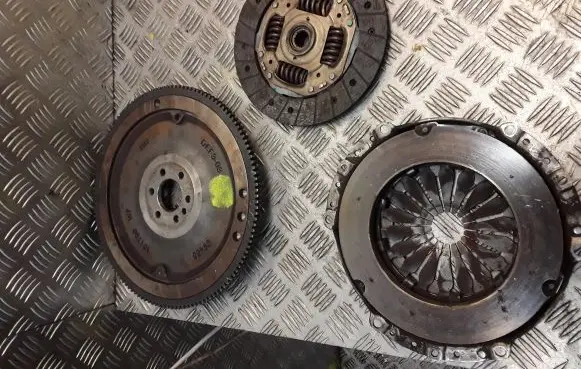 Mini One - Cooper Coupe R56 Clutch set kit 7561765 7557169