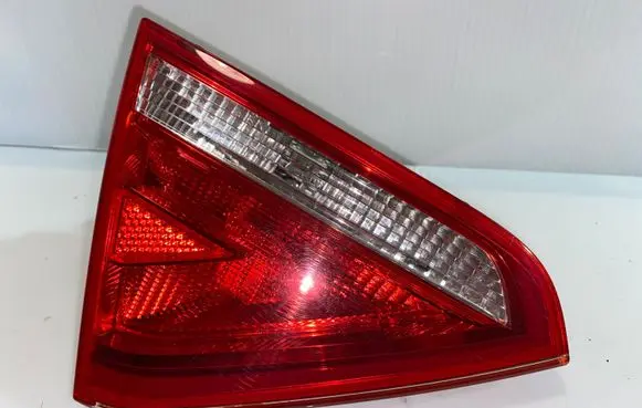 Audi S5 Tailgate rear/tail lights 8T0945093