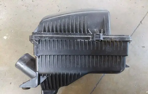 KIA Carnival Air filter box