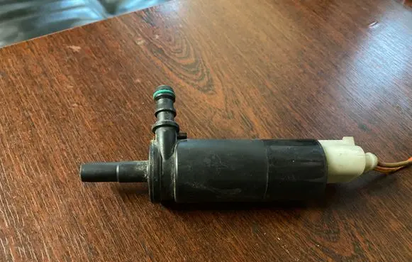 Mercedes-Benz E W212 Headlight washer pump 