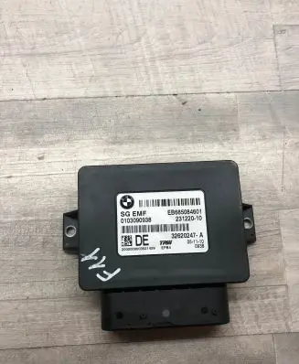 BMW 5 F10 F11 Hand brake control module 6850846 23122010 32620247A