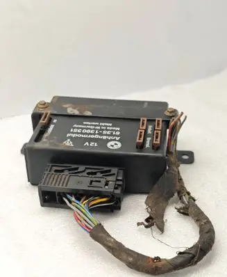 BMW 5 E34 Tow bar trailer control unit/module 61351390351