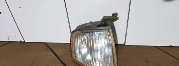 Mazda B2500 Front indicator light