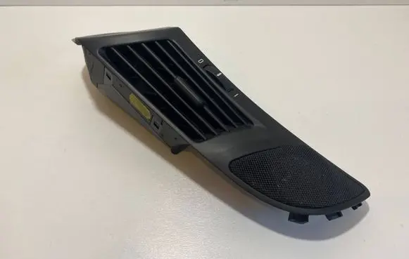 BMW 5 E39 Dash center air vent grill 8391173
