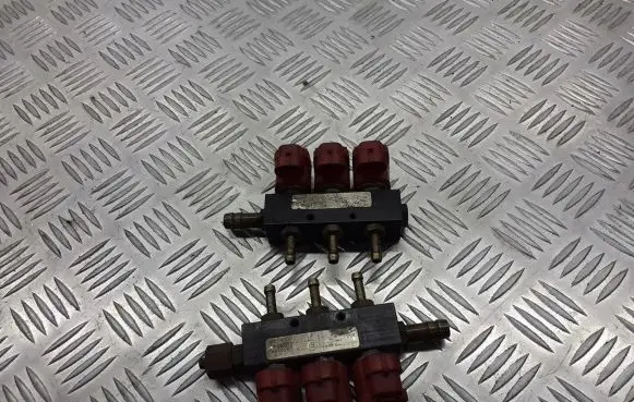Chrysler Stratus LP gas injector 67R-010104