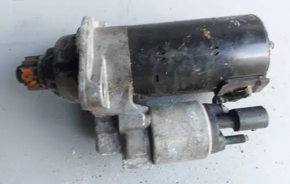 Volkswagen PASSAT B7 Starter motor 0986028110