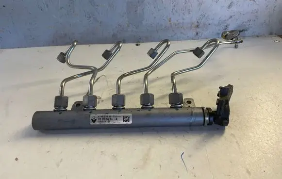 Renault Scenic III - Grand scenic III Fuel main line pipe 175210542R T1810R 1724500139