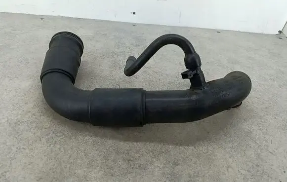 Volkswagen Crafter Air intake hose/pipe 