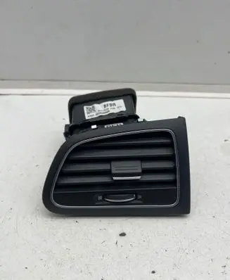 Renault Megane IV Dashboard side air vent grill/cover trim 687600666R 20170529 293199103