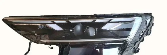 Audi Q8 Headlight/headlamp 4M8941039