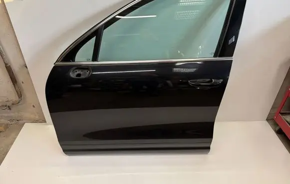Porsche Cayenne (92A) Front door LC9X