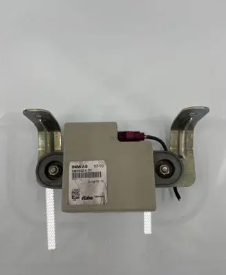 BMW 5 E60 E61 Antenna control unit 6935024 21367510