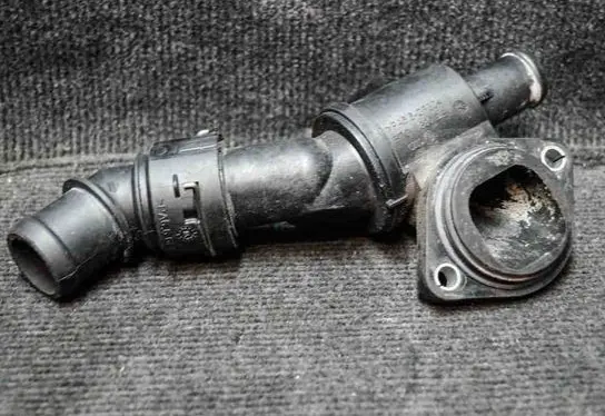 Volkswagen PASSAT B6 Thermostat 1J0121619